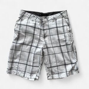 O'Neill Men's White and Black Plaid Golf Shorts